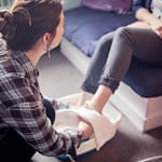 Todo lo que necesitas saber sobre la reflexología: beneficios técnicas y mucho más
