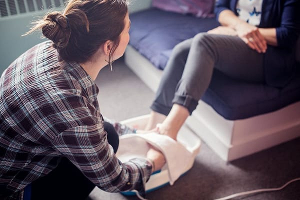 Todo lo que necesitas saber sobre la reflexología: beneficios técnicas y mucho más